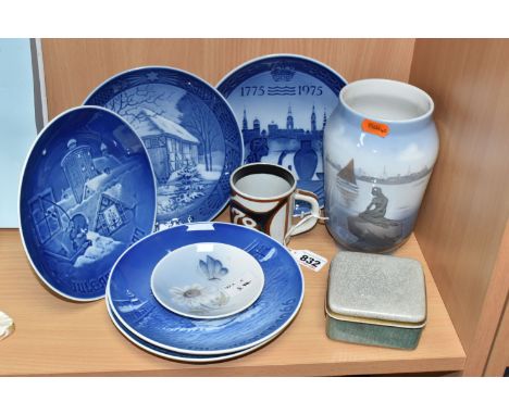 A COLLECTION OF DANISH CERAMICS to include a group of Royal Copenhagen items to include a square crackle glazed trinket pot, 