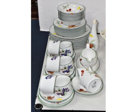 ROYAL WORCESTER TABLEWARE 'EVESHAM VALE', comprising eight dinner plates, (one plate has wear on one leaf in the pattern), ei