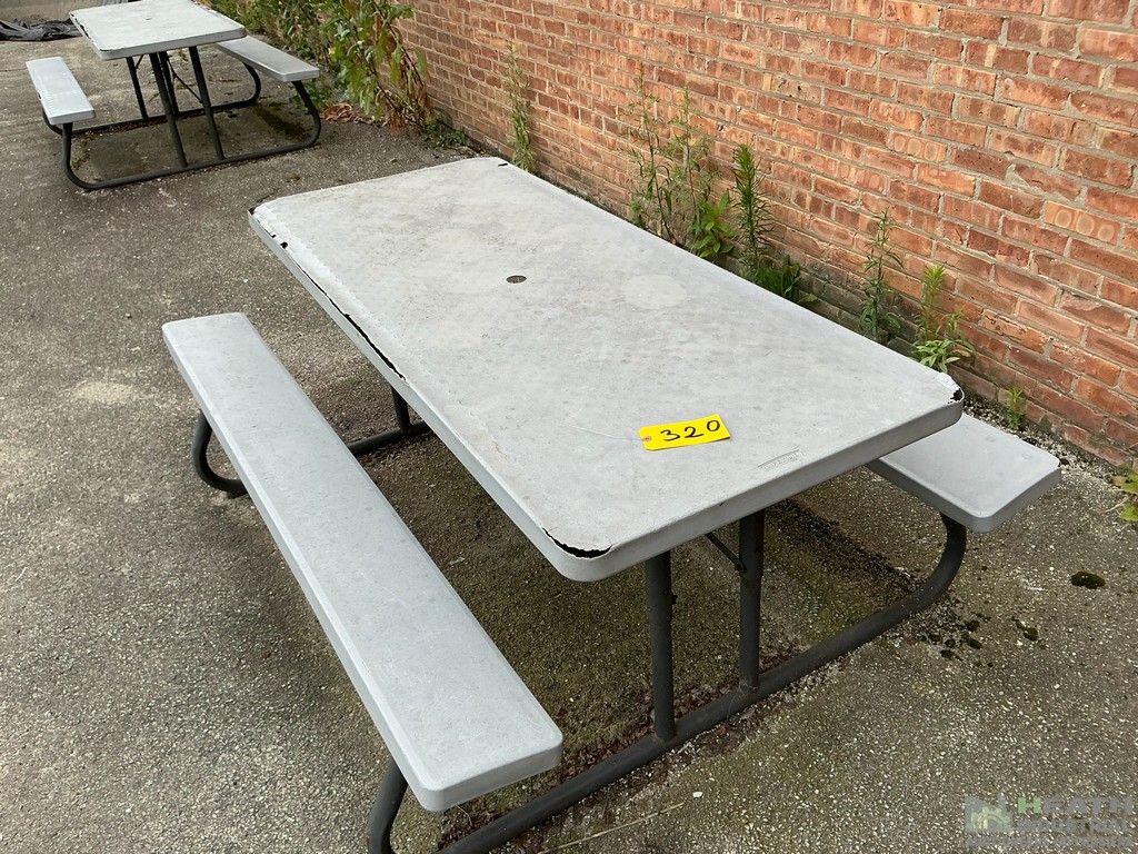 Lot 320