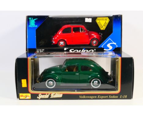 Solido - Maisto - 2 x boxed cars in 1:18 scale, Volkswagen Beetle Export and Fiat 500. The models appear Mint in Good boxes w