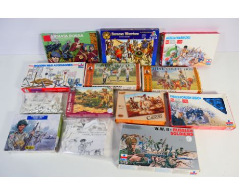 Italeri - Esci - Historex - Heller - Atlantic - Other - 13 boxed plastic soldier sets and model kits  in various scales. Lot 