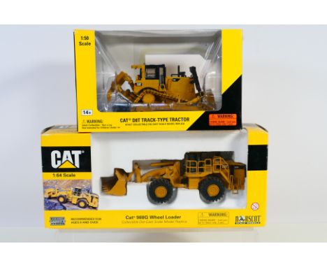 Norscot - 2 x boxed construction vehicle sets, a Cat D8T tracked tractor in 1:50 scale and a Cat 988G wheel loader in 1:64 sc