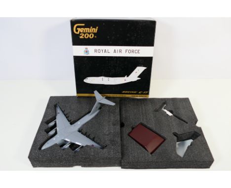 Gemini 200 models - a 1:200 scale model aircraft Royal Air Force Boeing C-17 #G2RAF202. The model appears to be about mint. T