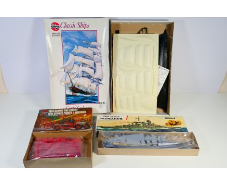 Airfix - Three boxed vintage Airfix plastic model kits. Lot comprises of a 1964 Airfix F404S 1:600 scale Bismark; #06442-8 19