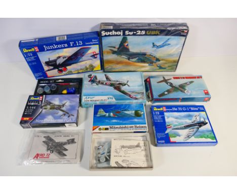 Azur - ZSE - Aero 72 - Revell - Others - Eight boxed and bagged plastic military aircraft model kits in various scales. Lot i