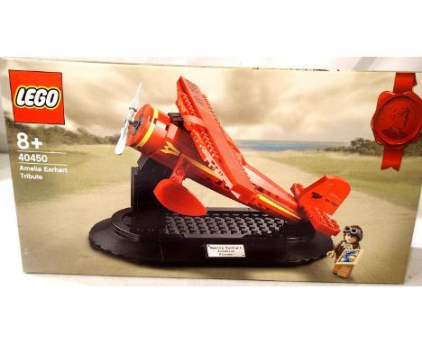 Lego 40450 Amelia Earheart tribute. P&amp;P Group 1 (£14+VAT for the first lot and £1+VAT for subsequent lots) 
