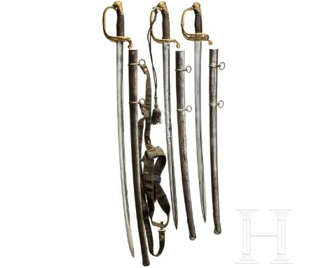 Drei Säbel für Offiziere der französischen Armee, 19. Jhdt. Säbel M 1838 für Offiziere der Chasseurs de Vincennes mit interes