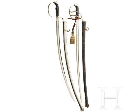 Zwei Säbel, Bayern, um 1900 Säbel M 1826 der Kavallerie mit guter vernickelter Rückenklinge, darauf beidseitig das geätzte Tr