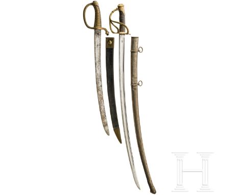 Säbel M 1822 für Offiziere und Briquetsäbel Kräftige, beidseitig gekehlte Rückenklinge (leicht fleckig), auf dem Rücken die g