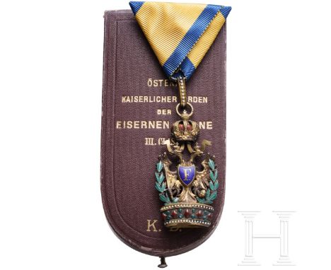 Orden der Eisernen Krone 3. Klasse mit Kriegsdekoration Vergoldete Ausführung, beidseitig emailliert (vereinzelt Chips), an d