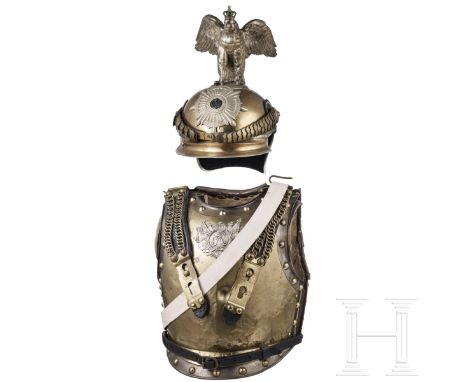 Helm M 1889 und Kürass für Mannschaften des Regiments Garde du Corps Tombakglocke mit Grat am Hinterhaupt, stirnseitig versch