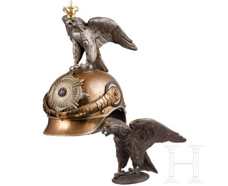 Helm M 1889 für Mannschaften der Regimenter Garde du Corps und Gardekürassiere Originale Tombakglocke mit neusilbernen Einfas
