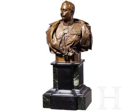 Kaiser Wilhelm II. - Bronzebüste in Uniform Bronze, seitlich signiert "G. Janensch. ec." und rs. "Akt-Ges = v. H. Gladenbeck 