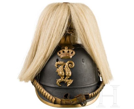 Helm M 1878 für Mannschaften der Schweren Reiter mit Paradebusch Schwarz lackierter Lederkorpus (krakeliert, stellenweise rau