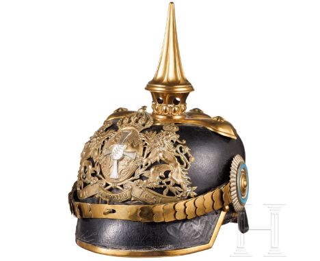 Helm M 1886 für Reserveoffiziere der Infanterie Schwarz lackierte Lederglocke (eingesunken, etwas verzogen) mit eckigem Vorde