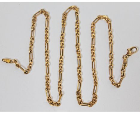 A hallmarked 9ct gold chain, length 52cm, wt. 10.9g.