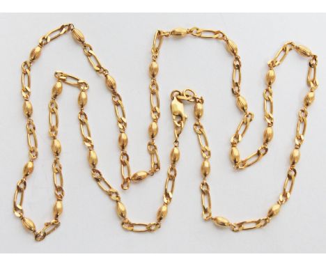 A hallmarked 9ct gold chain, length 61cm, wt. 10.7g.