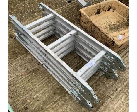 FOLDING ALUMINIUM LADDER