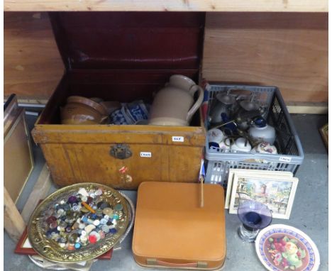VIEWING/COLLECTION FOR THIS LOT IS AT ACCESS HOUSE, 157 THE BUTTS, FROME, BA11 4AQ TIN TRUNK TO INCLUDE EARTHENWARE JARS, GLA