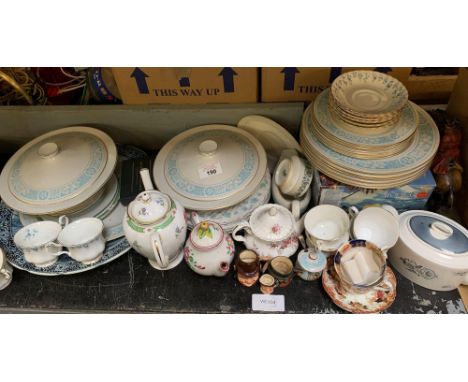 ROYAL DOULTON 'HAMPTON COURT' PART DINNER SERVICE, ROYAL ALBERT 'MEMORY LANE' PART TEA SERVICE AND OTHER CERAMICS