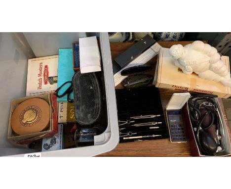 VARIOUS ITEMS TO INCLUDE EMPTY CIGAR BOXES, BINOCULAR CASE, CHAMPION SERVICE BOX, COMPASS, PLASTIC MICHELIN MAN ETC