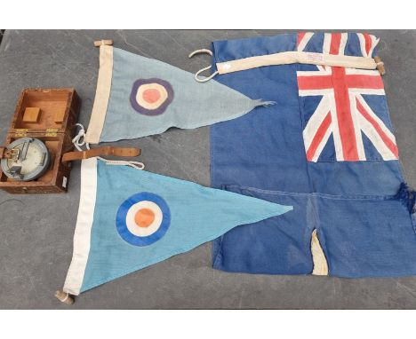 A WWII RAF medium landing compass, 6B/034, No. 226H, boxed; together with a vintage RAF ensign, by Ernest W Perrett Ltd, 95 x
