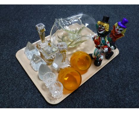 A tray of two Murano glass clowns, glass prisms, three piece crystal trinket set etc 