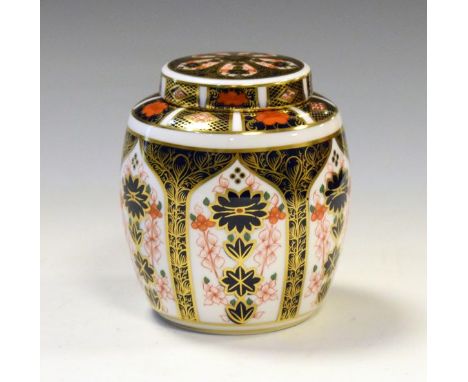 Royal Crown Derby Imari pattern 1128 ginger jar and cover, 11cm high  