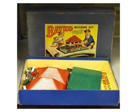 Vintage boxed Bayko building set No.2, 1930's detached house (contents unchecked)  