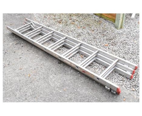 Aluminium extending ladder  