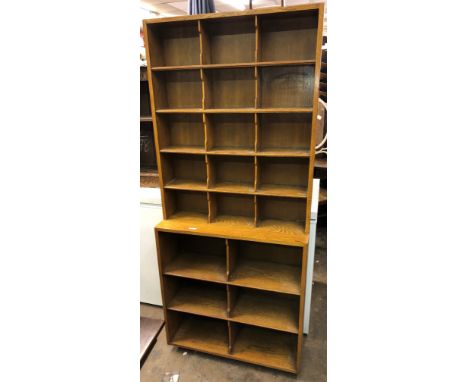 POST OFFICE STYLE OAK PIGEONHOLE UNIT (DIMENSIONS-W.76CM,H.177CM,D.25CM APPROX)