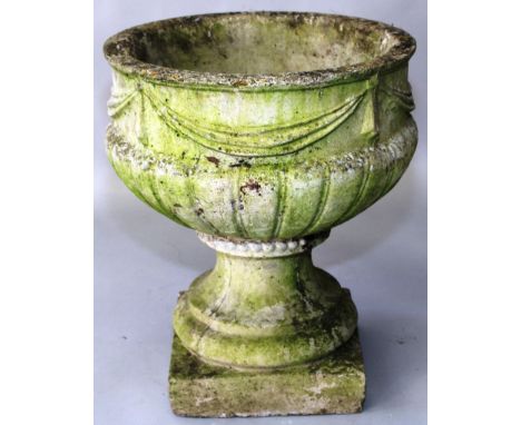 A RECONSTITUTED STONE PEDESTAL JARDINIERE OF CLASSICAL FORM. 1ft 5ins high. 