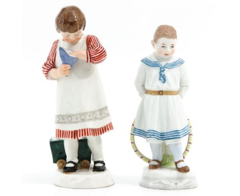 Consisting of 2 sculptures, Meissen, design Paul Helmig (1871 - 1940), including model Y180, height 14 cm, purchased in the p