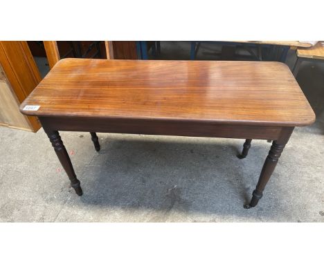  Sale Item:    MAHOGANY HALL TABLE (AF)   Vat Status:   No Vat   Buyers Premium:  This lot is subject to a Buyers Premium of 