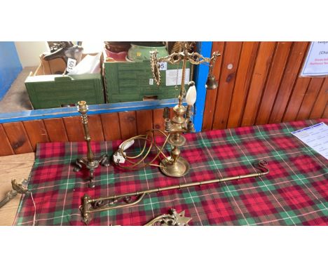  Sale Item:    BOX BRASS LAMPS &amp; BRASS WARE(AF)   Vat Status:   No Vat   Buyers Premium:  This lot is subject to a Buyers