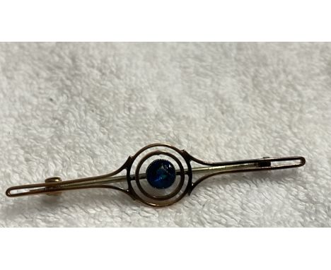  Sale Item:    9 CT GOLD BROOCH   Vat Status:   No Vat   Buyers Premium:  This lot is subject to a Buyers Premium of 17.5% + 