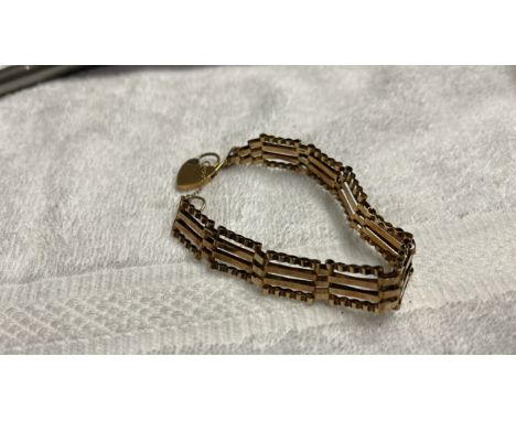  Sale Item:    9 CT GOLD GATELINK BRACELET   Vat Status:   No Vat   Buyers Premium:  This lot is subject to a Buyers Premium 