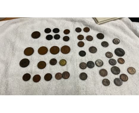  Sale Item:    BOX- 44 MIXED COINS   Vat Status:   No Vat   Buyers Premium:  This lot is subject to a Buyers Premium of 17.5%