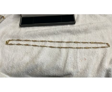  Sale Item:    9 CT GOLD &amp; PEARL NECKLACE   Vat Status:   No Vat   Buyers Premium:  This lot is subject to a Buyers Premi