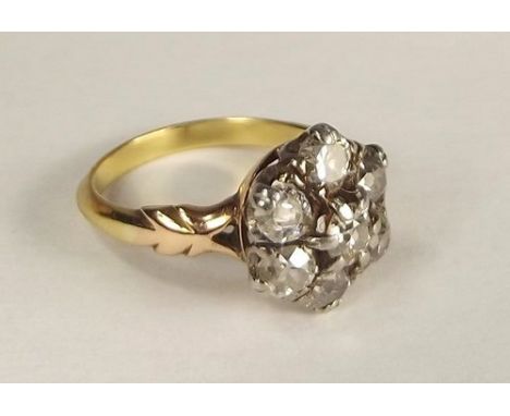 DIAMOND RING.
An old cut diamond cluster ring. Size J.
