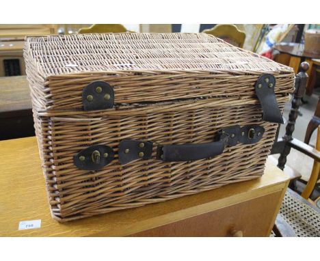 Wicker hamper