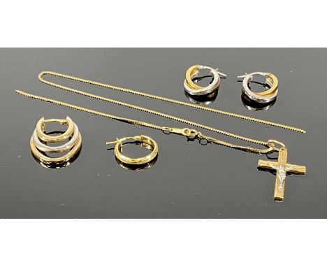 ASSORTED 9CT GOLD JEWELLERY, comprising pair of yellow and white gold double-hoop earrings, single white and yellow gold trip