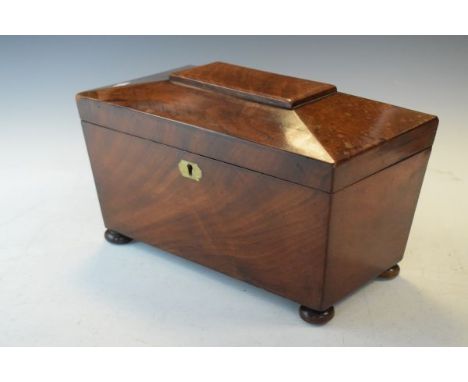 Victorian mahogany sarcophagus shaped tea caddy   Condition: 