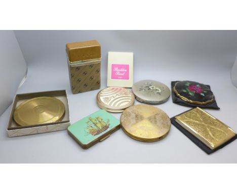 Five compacts including Stratton and a Gucci cigarette packet case 
