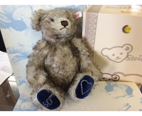 A Steiff Buckingham bear no.00289.