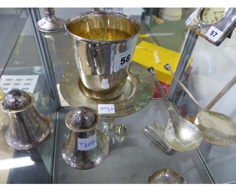 A HALLMARKED SILVER BEAKER DATED LONDON, 1997, SPONSOR MARK SPS, TOGETHER WITH A MATCHING SHALLOW TRAY, A PAIR OF CRUETS AND 