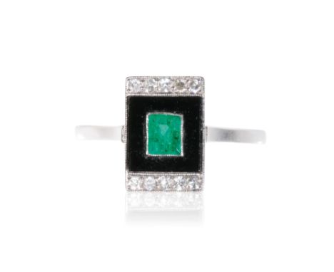 ART DECO EMERALD, DIAMOND AND ONYX RING, on an unmarked white metal shank, ring size O