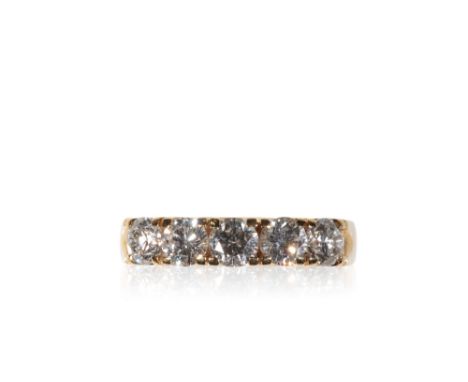 FIVE STONE DIAMOND RING, each diamond approx .25ct, claw set on a yellow gold shank, ring size O-P