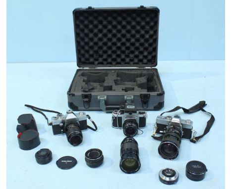 A collection of 3 camera's and various lenses, camera's include: Praktica MTL 3, Minolta SRT Super and Pentax Asahi S1a, Lens