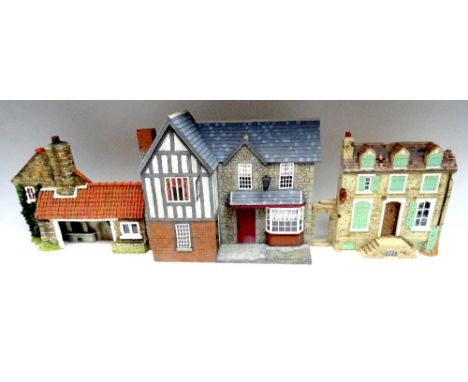 Britains 61009 Red Lion Inn Façade with lamp and sign, original box and outer, King and Country SP17 Normandy battle damaged 